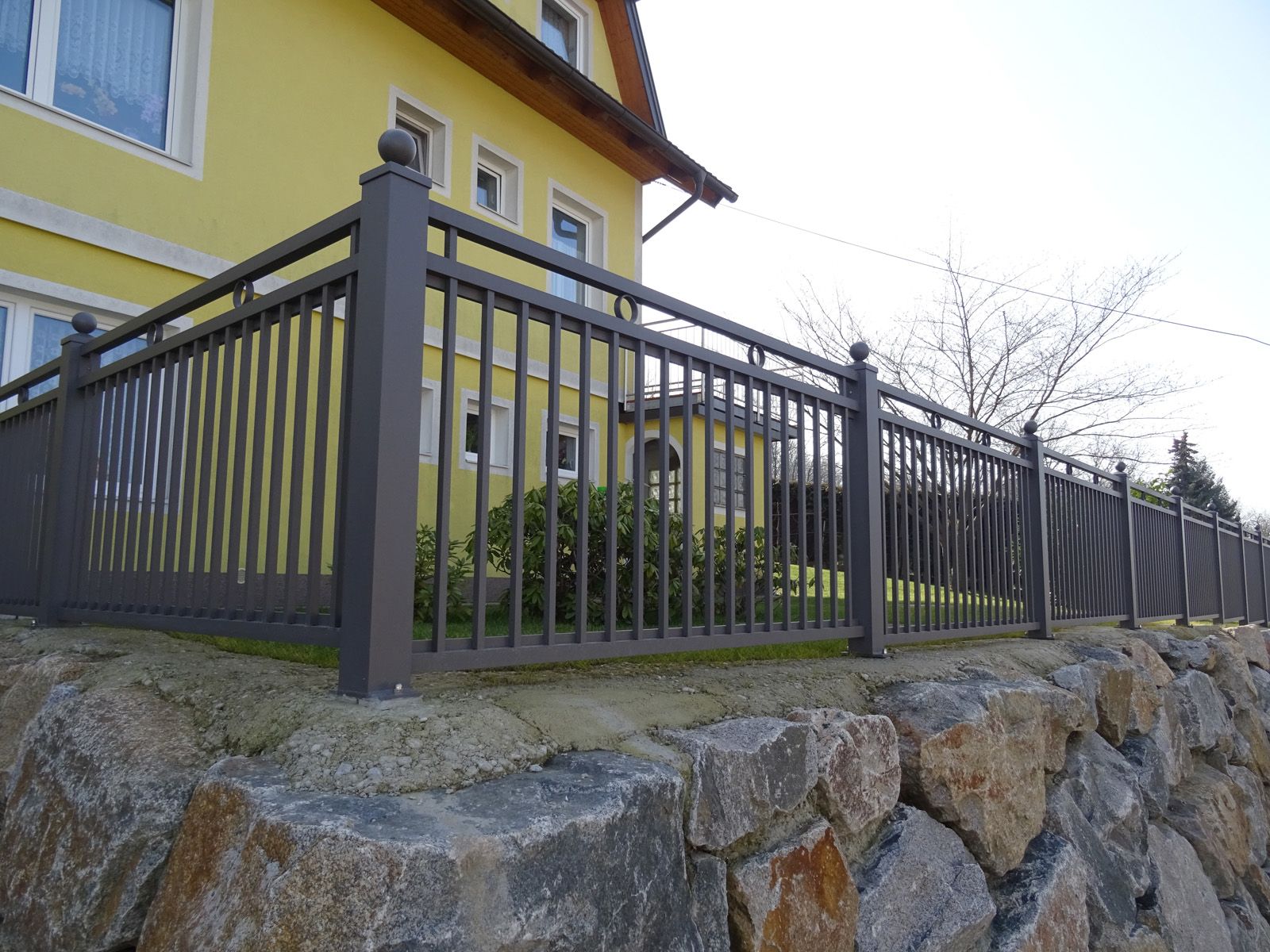 Svislý profil 20x20 mm