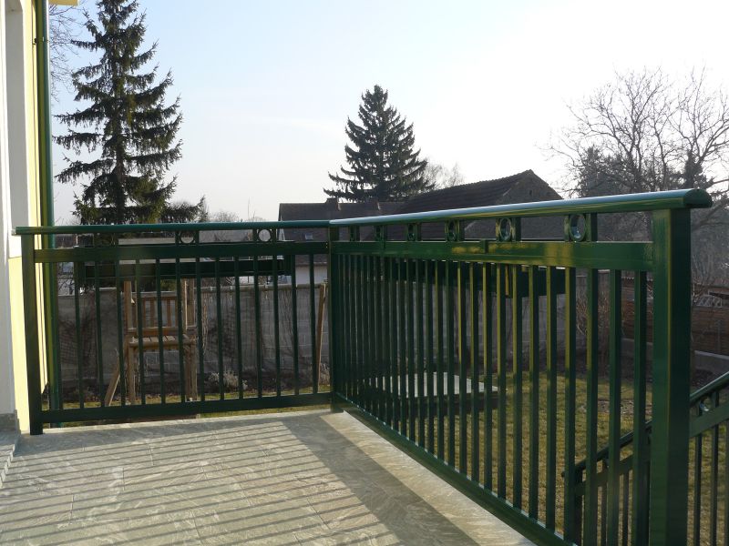 Svislé tyčky 20x20 mm