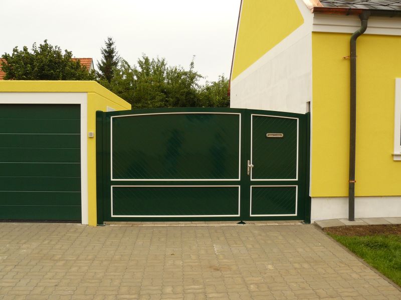 Pero-drážkový profil