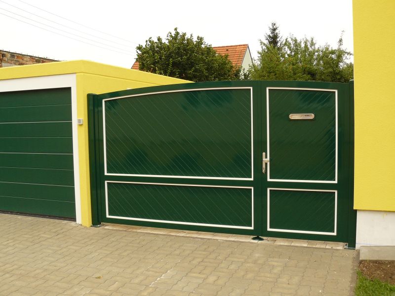 Pero-drážkový profil