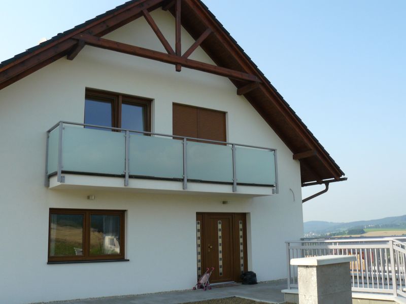 Svislé tyčky 20x20 mm