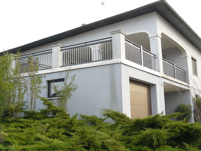 Svislé tyčky 20x20 mm