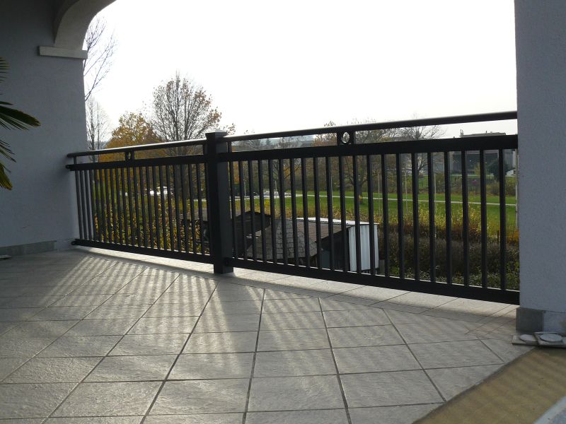 Svislé tyčky 20x20 mm