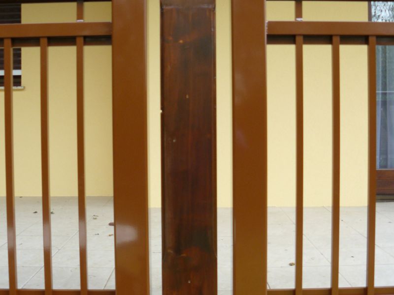 Svislé tyčky 20x20 mm