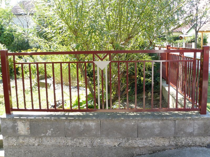 Svislý profil 20x20 mm