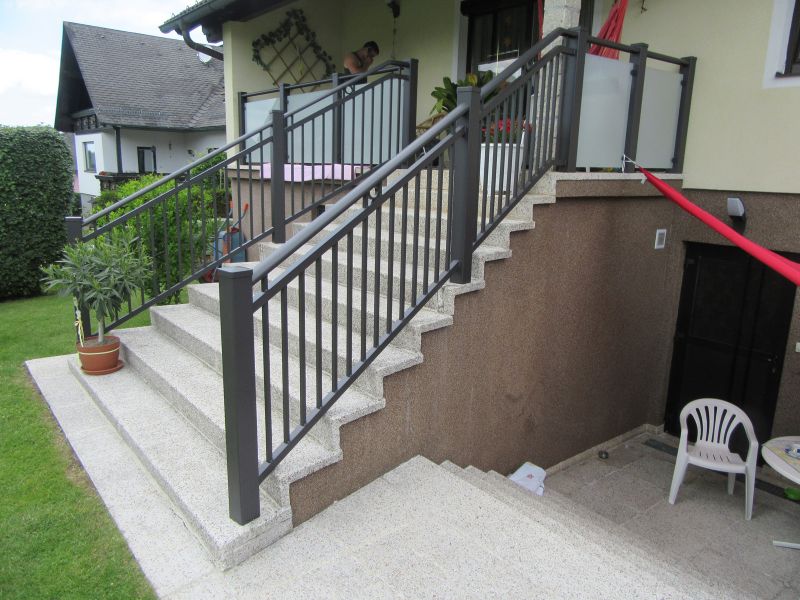 Svislé tyčky 20x20 mm