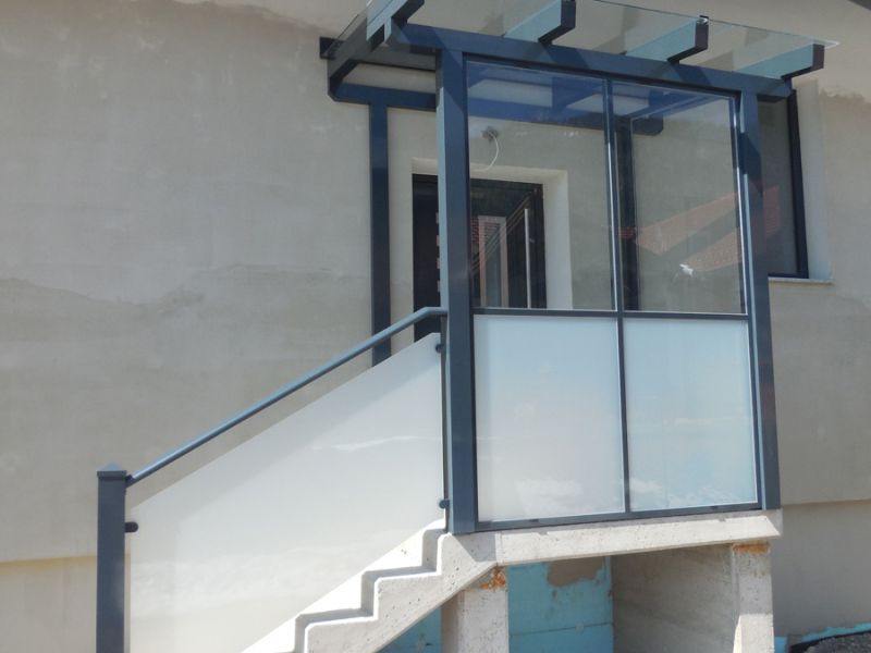 Posuvné stěny a fixní zasklení