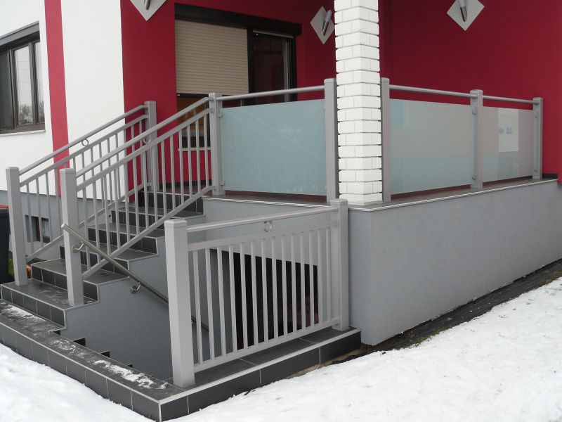 Svislé tyčky 20x20 mm